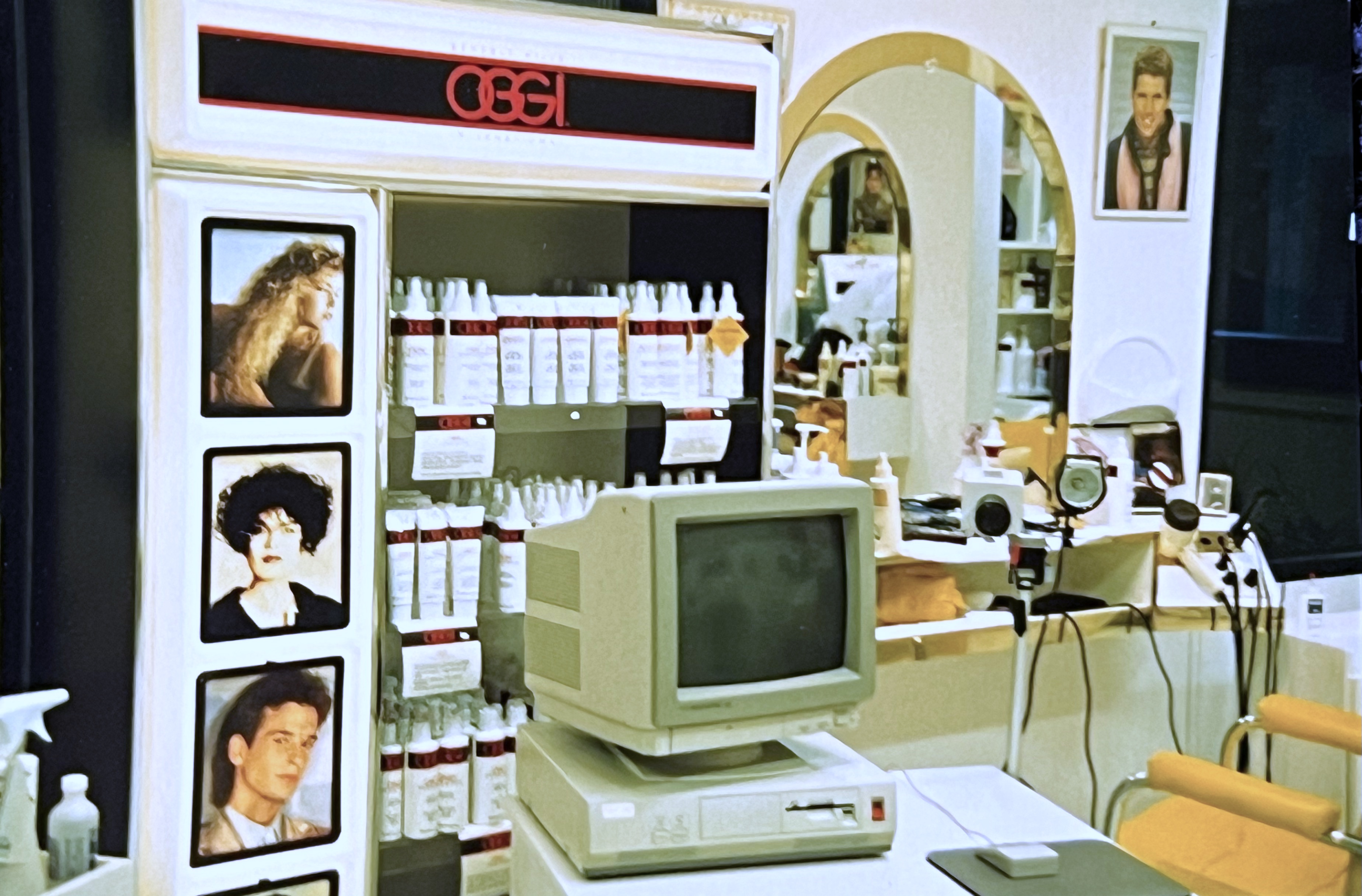 Pixelar Visi in a Salon